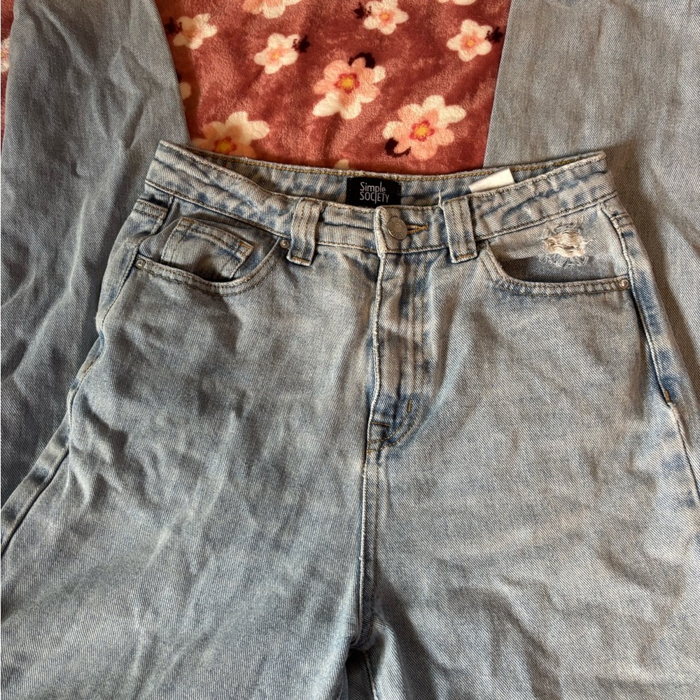 Simple Society Straight-legged jeans